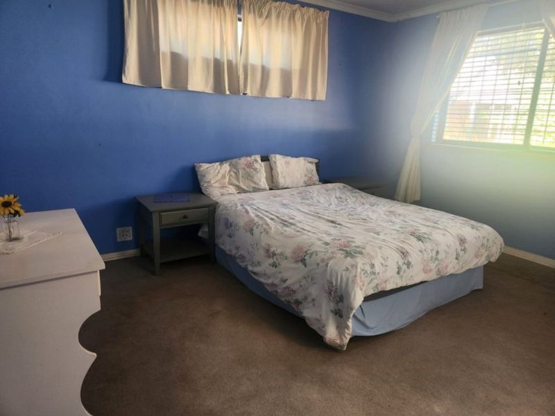 3 Bedroom House For Sale in Kensington - Photo 10