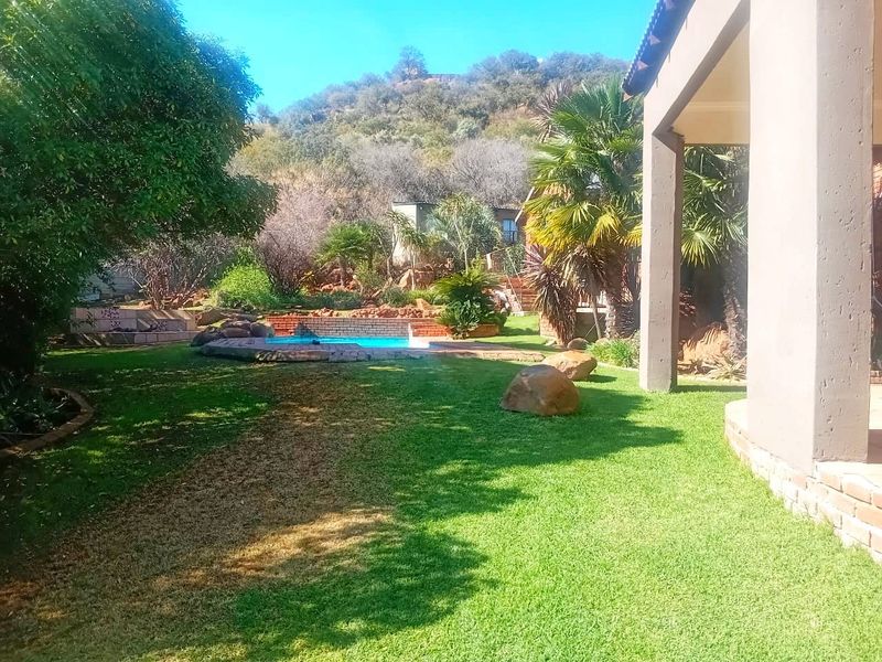 Oasis in Naturena with Immaculate Features - Photo 7