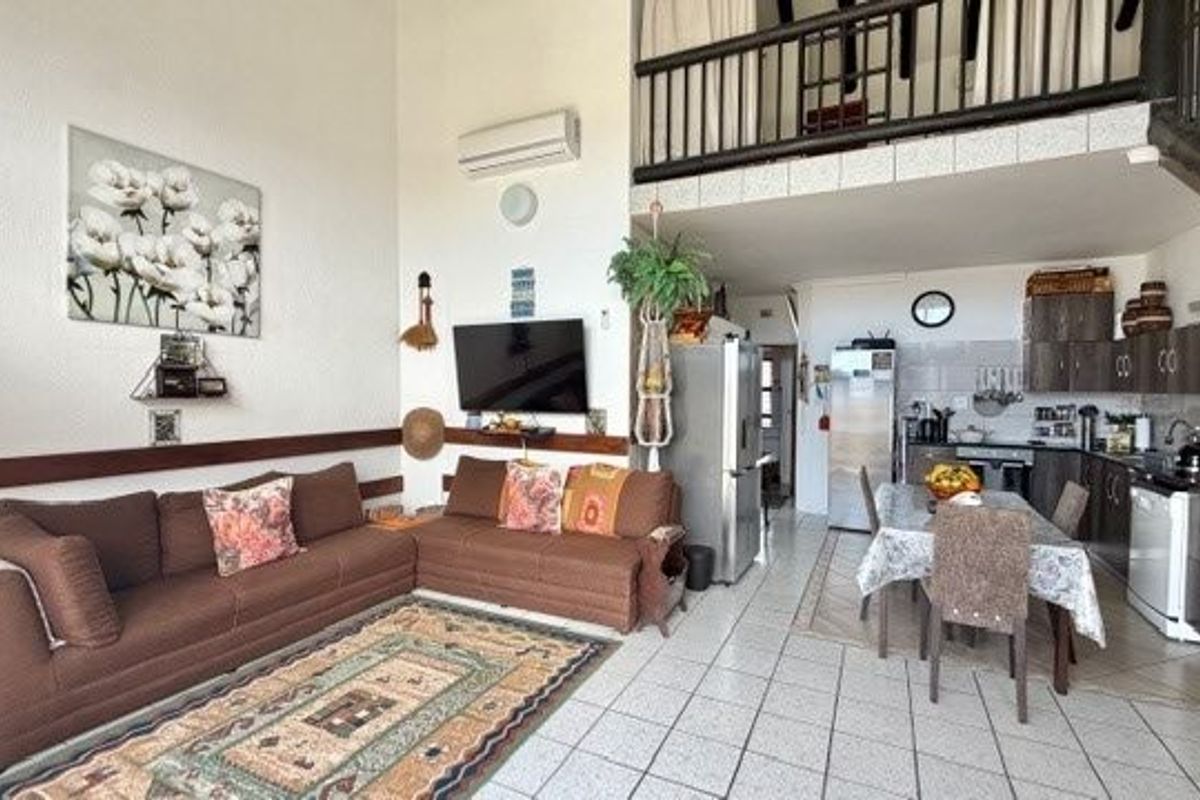 A Coastal Masterpiece — Stylish Beachfront Duplex with Panoramic Ocean Views - Photo 4