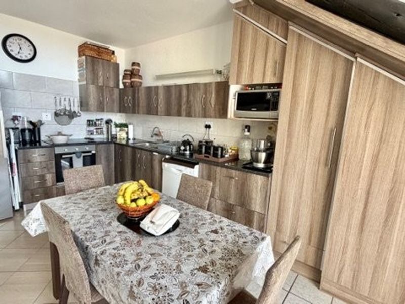 A Coastal Masterpiece — Stylish Beachfront Duplex with Panoramic Ocean Views - Photo 7