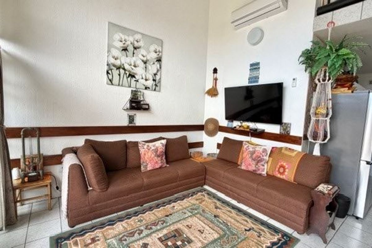 A Coastal Masterpiece — Stylish Beachfront Duplex with Panoramic Ocean Views - Photo 5