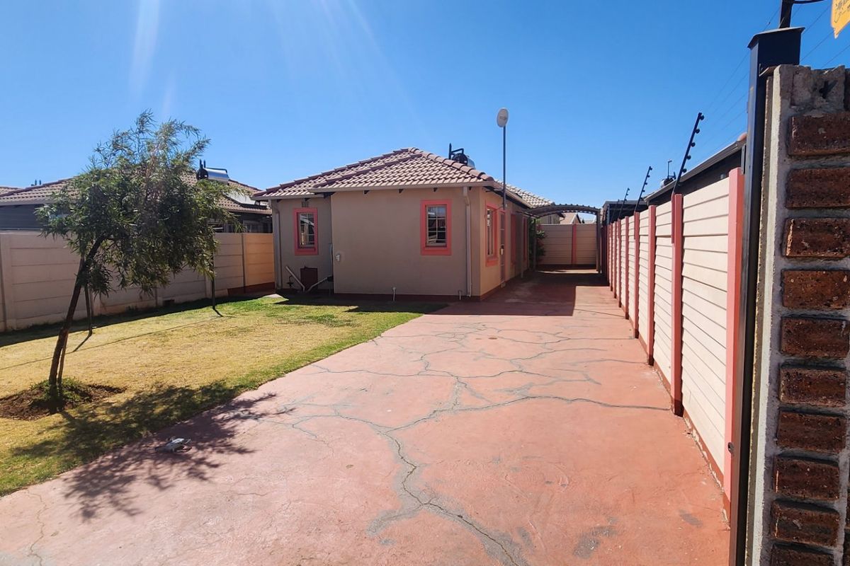 Stunning 3Bedroom House for Sale in Sky City - Photo 4