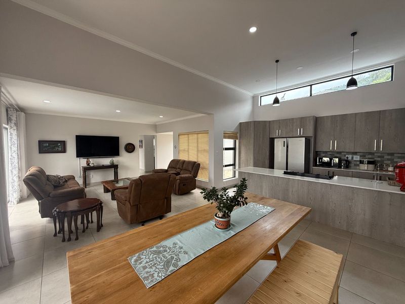 Beautiful Newly Built Family Home for Sale in Kosmos Ridge Estate - Photo 8