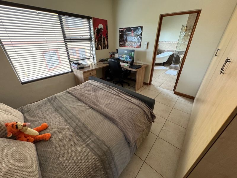 Spacious Family Home Features - Photo 4