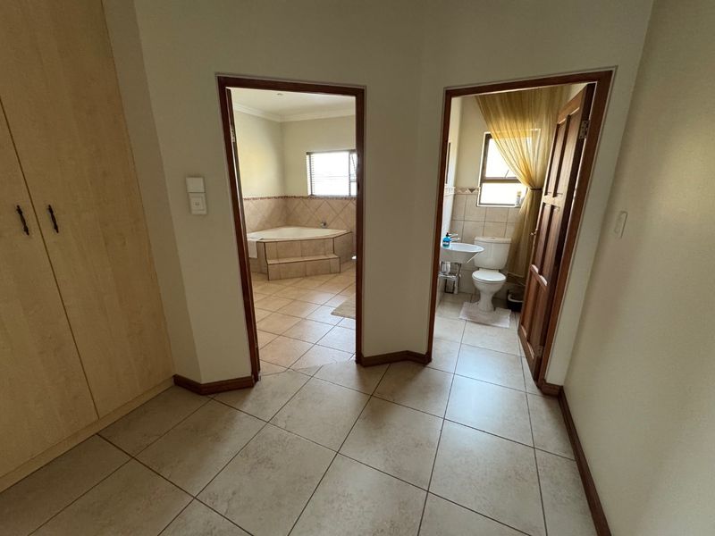 Spacious Family Home Features - Photo 10