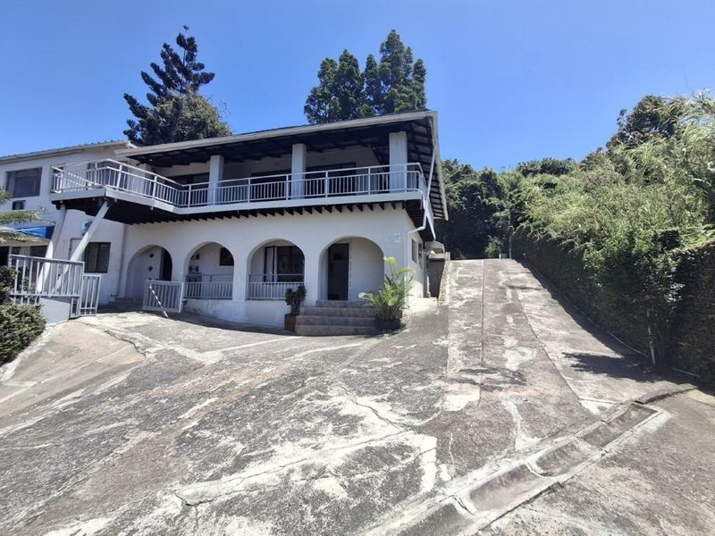 Unique 3-Bedroom Home With 7 Income Generating Flats. This is truly an investors Dream... - Photo 3