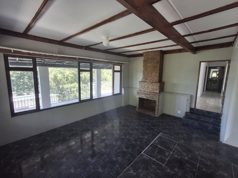 Unique 3-Bedroom Home With 7 Income Generating Flats. This is truly an investors Dream... - Photo 10