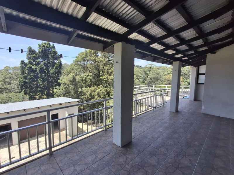 Unique 3-Bedroom Home With 7 Income Generating Flats. This is truly an investors Dream... - Photo 6