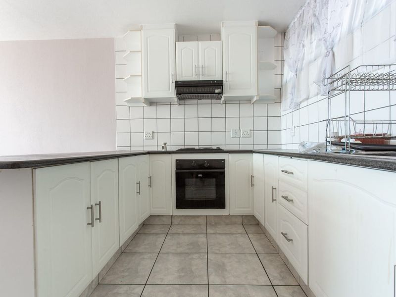 1 Bedroom Flat for sale R650 000 - Photo 6