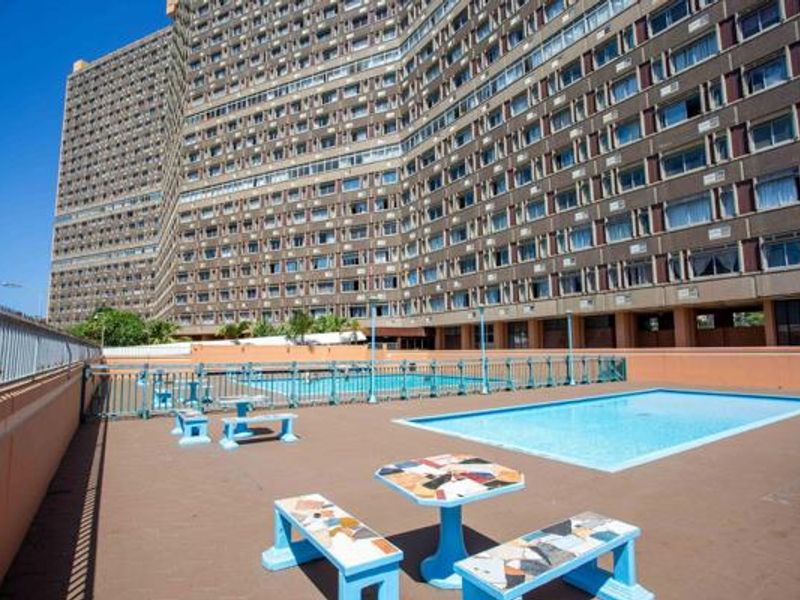 1 Bedroom Flat for sale R650 000 - Photo 2