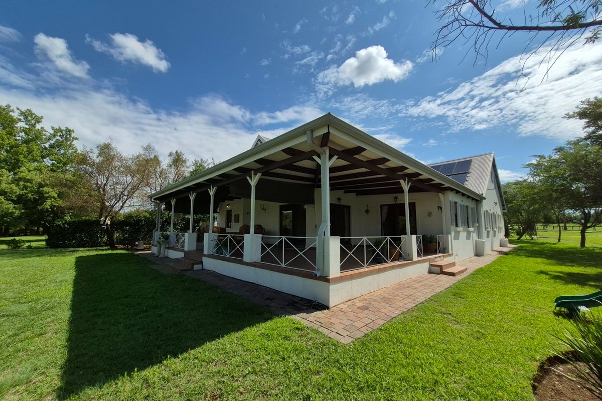 Riverfront Retreat in Equestrian Estate – Rent with Option to Buy - Photo 2