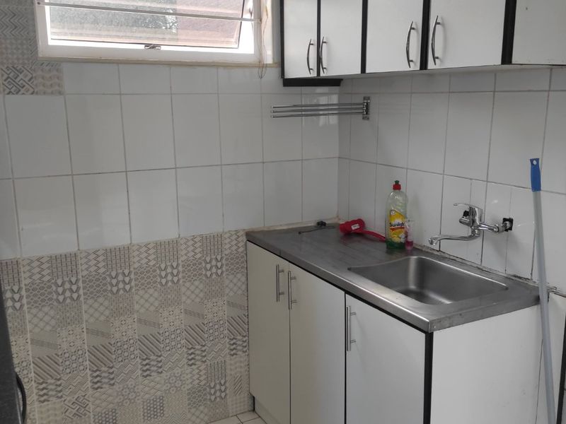 Batchelor apartment for sale in Essenwood - Photo 5