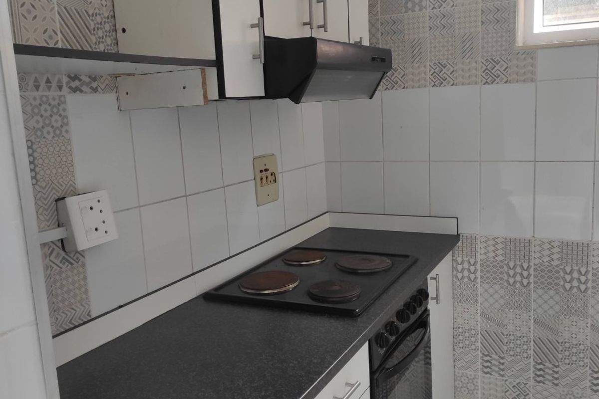 Batchelor apartment for sale in Essenwood - Photo 3