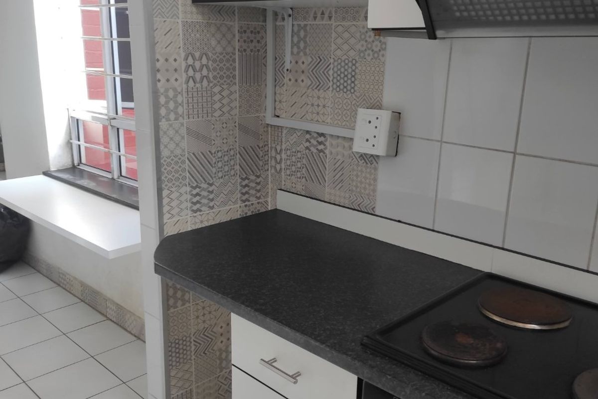 Batchelor apartment for sale in Essenwood - Photo 4