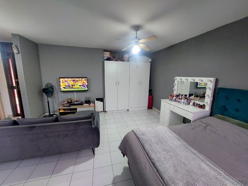 Batchelor apartment for sale in Essenwood - Photo 8