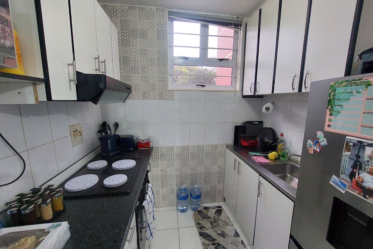 Batchelor apartment for sale in Essenwood - Photo 2