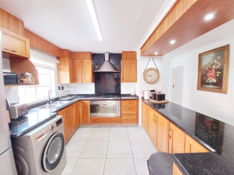 Modern Two Bedroom Starter Home Offering Secure and Effortless Living - Photo 3