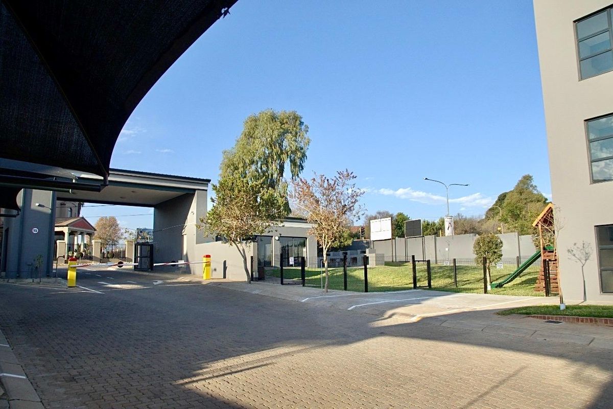 Your Elegant 3-Bed Escape in the Heart of Centurion - Photo 3