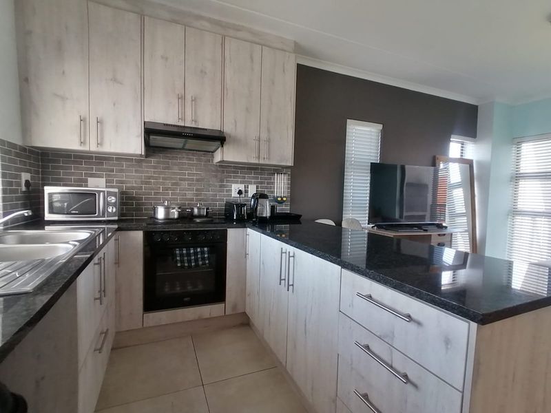 Stunningly, Modern and  Neat 2 Bedroom Apartment - Photo 9