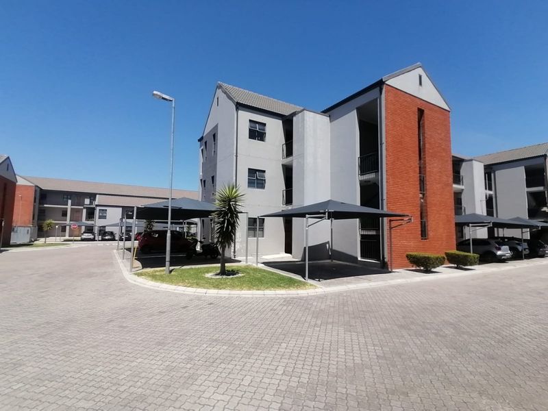 Stunningly, Modern and  Neat 2 Bedroom Apartment - Photo 3