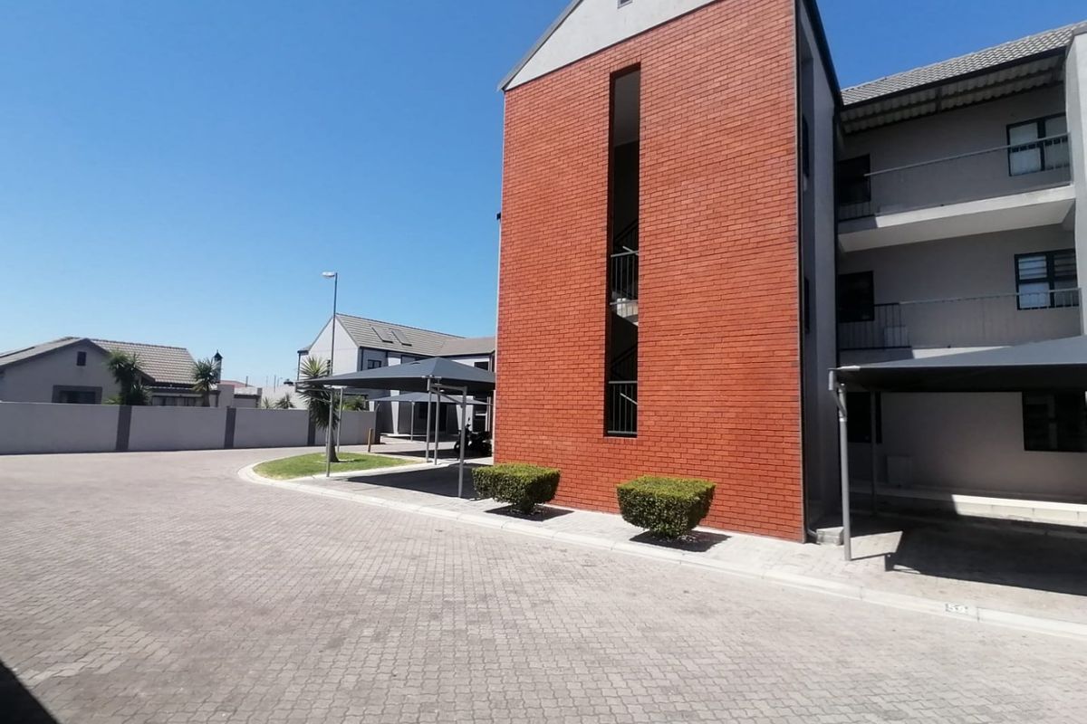 Stunningly, Modern and  Neat 2 Bedroom Apartment - Photo 2