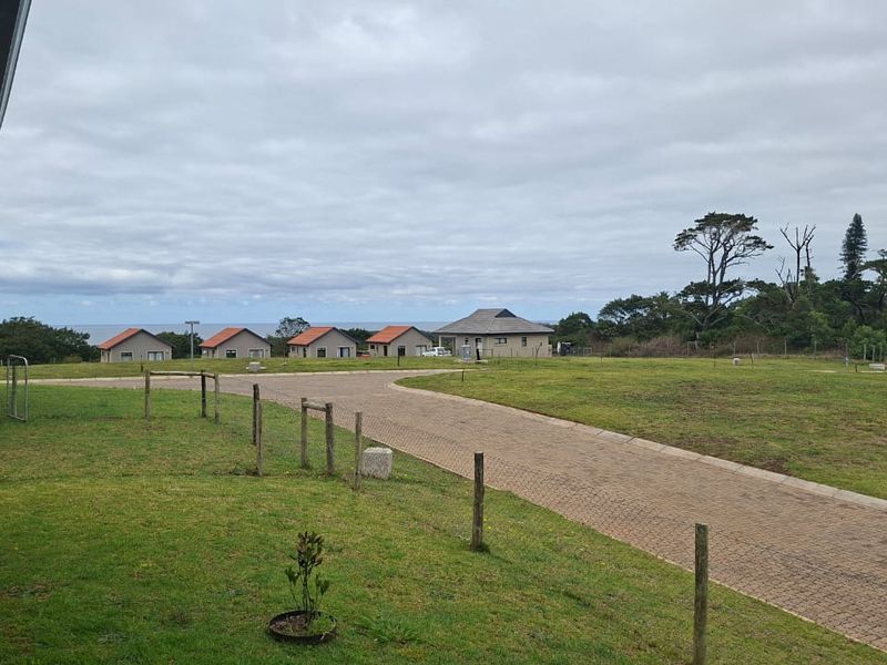Coastel living at its best - Photo 2