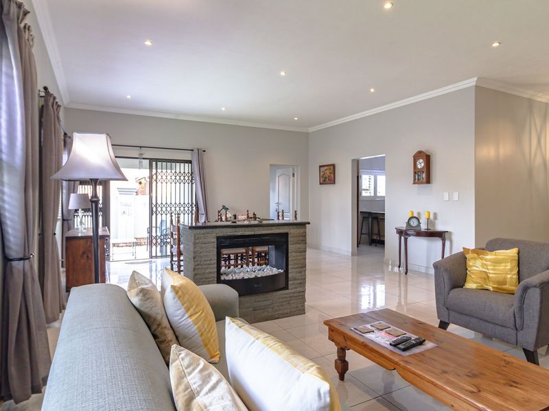 Magnificent home in the sought after Pebble Creek Estate - Photo 7