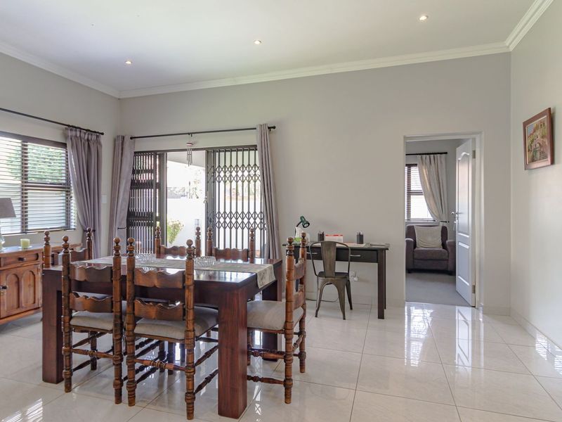 Magnificent home in the sought after Pebble Creek Estate - Photo 9