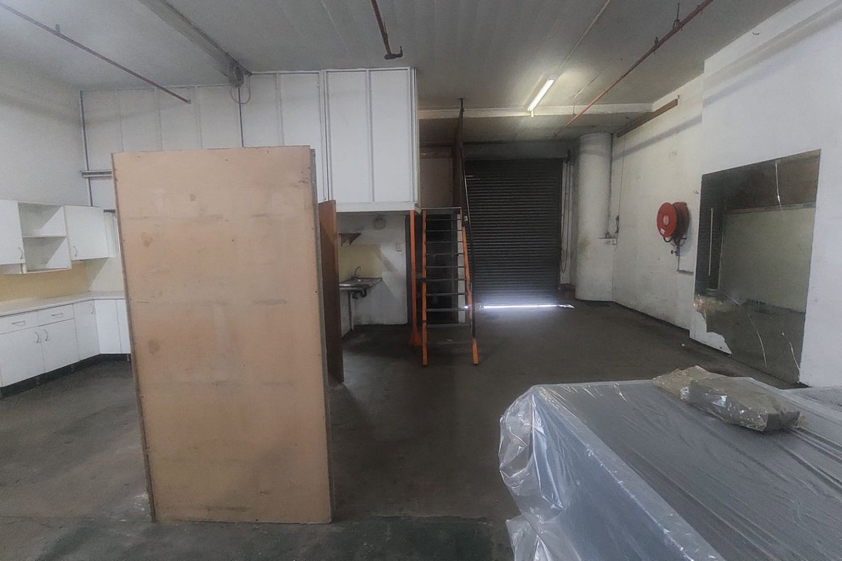 Commercial property for rent in Umbilo - Photo 5