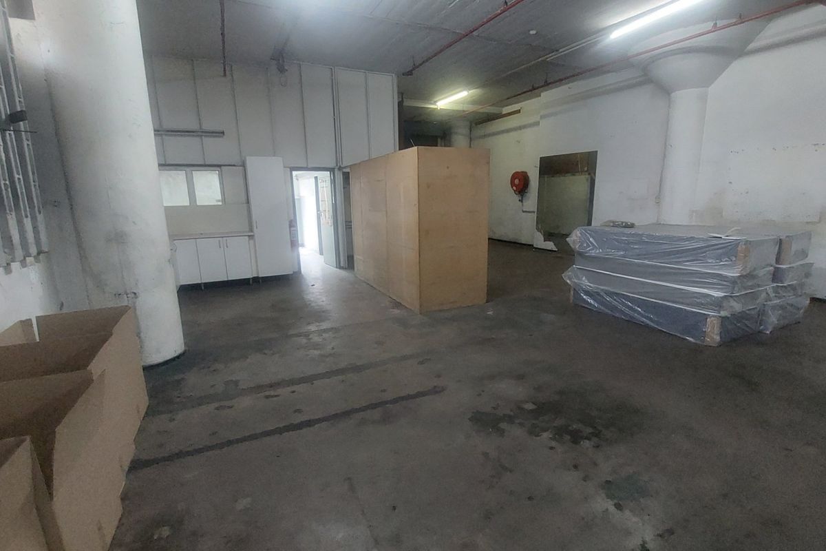 Commercial property for rent in Umbilo - Photo 4