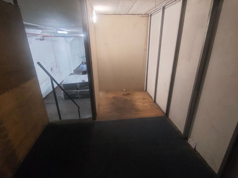 Commercial property for rent in Umbilo - Photo 8