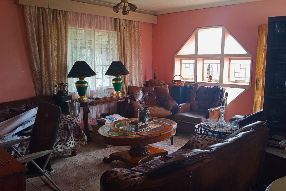 3 Bedroom House Available - Photo 4