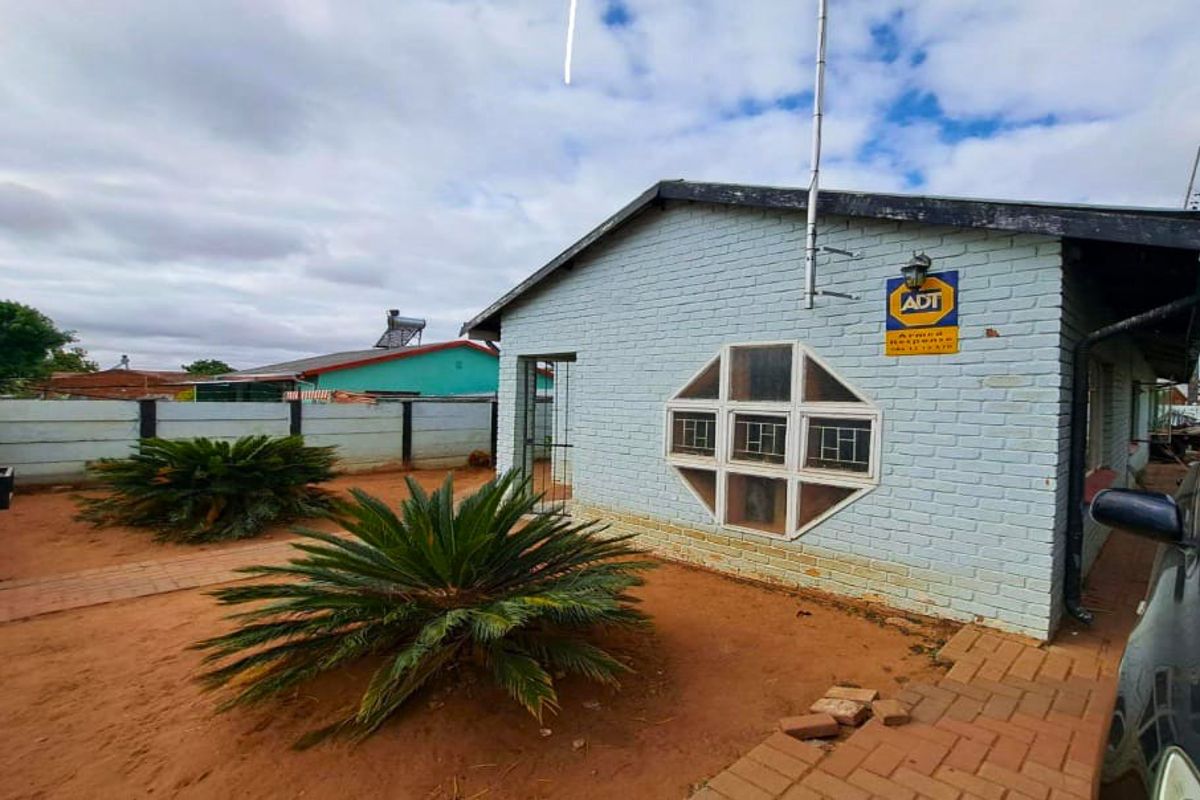 3 Bedroom House Available - Photo 2