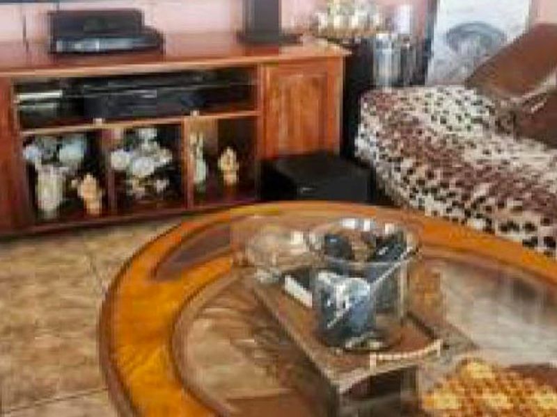 3 Bedroom House Available - Photo 3