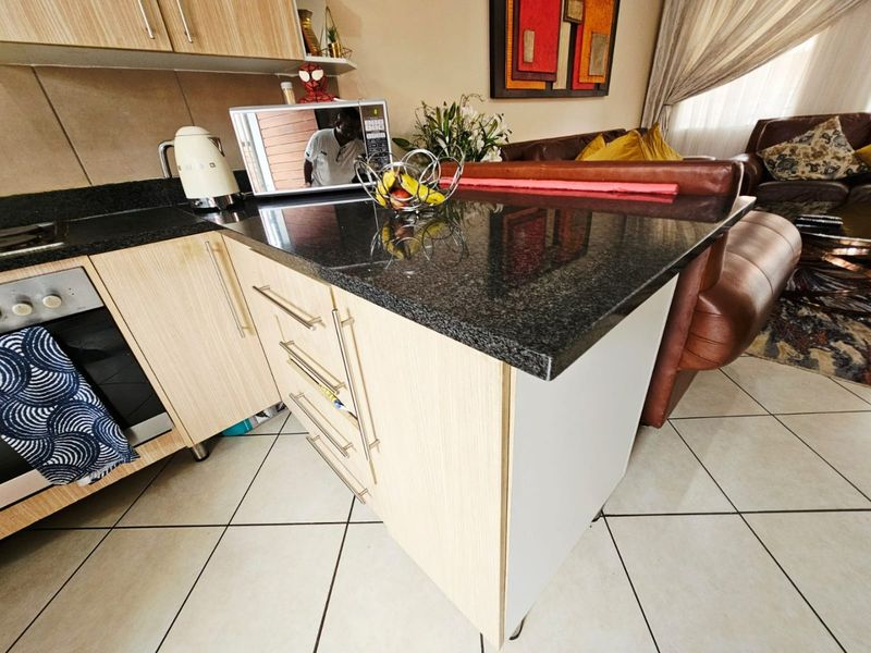 A Beautiful 3 Bedroom 2 Bathroom Townhouse for Sale in Monavoni - Photo 10