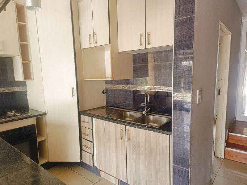 FOR SALE: Stylish 3-Bedroom Duplex in Secure Complex – Modern, Spacious & Ready to Move In! - Photo 6