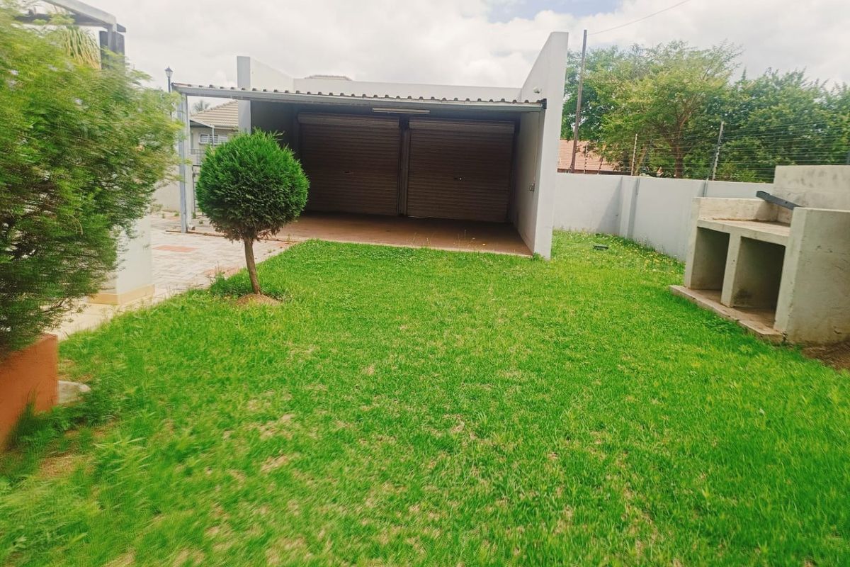 FOR SALE: Stylish 3-Bedroom Duplex in Secure Complex – Modern, Spacious & Ready to Move In! - Photo 2