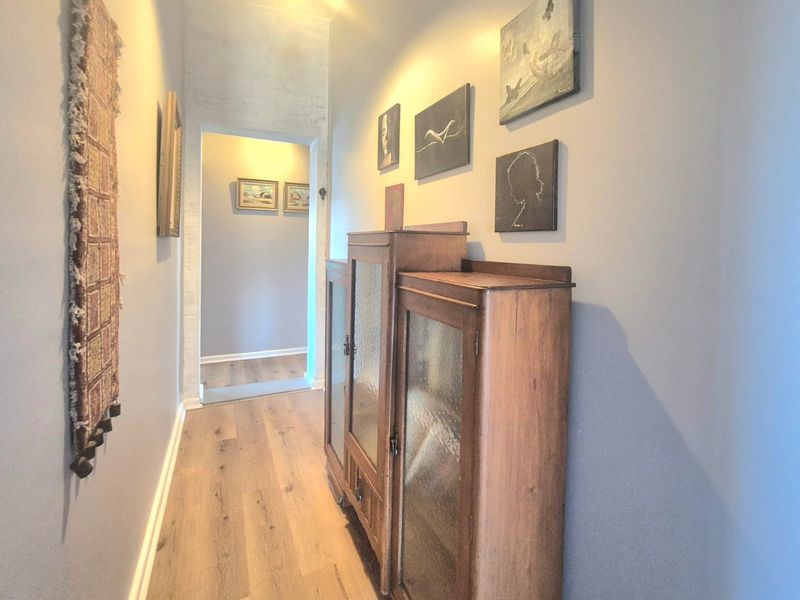 Charming open-plan home with mountain views in King George Park - Photo 10