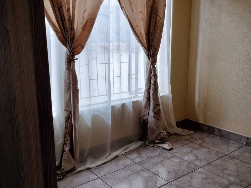 3 Bedroom House for Sale - Photo 8