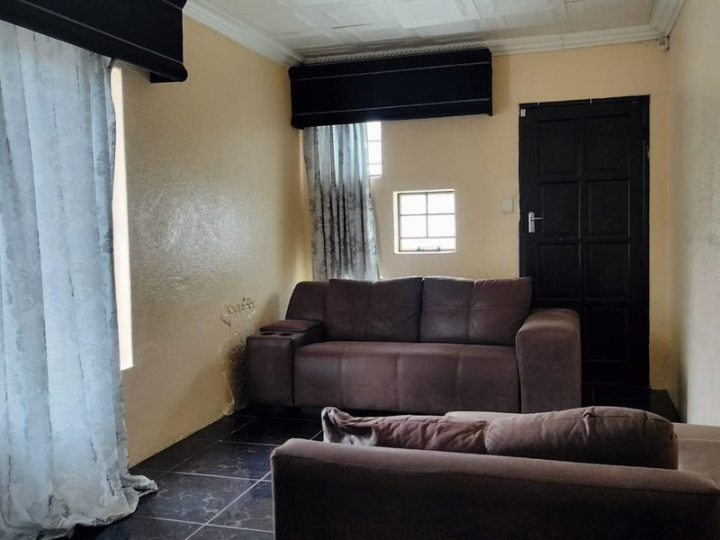 3 Bedroom House for Sale - Photo 2