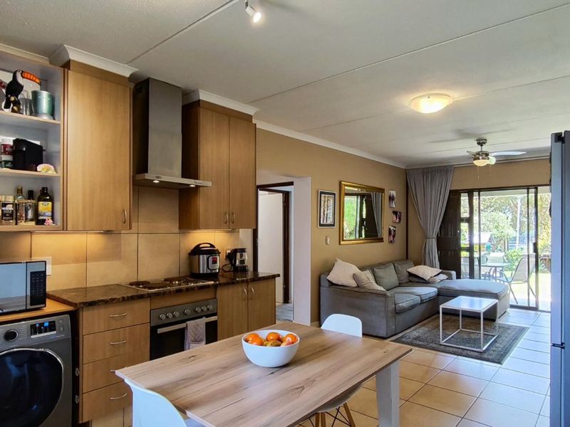 2 Bedroom Apartment / Flat for Sale – Greenstone Hill - Photo 5