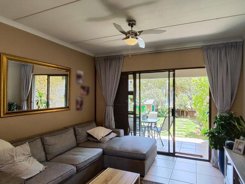2 Bedroom Apartment / Flat for Sale – Greenstone Hill - Photo 2