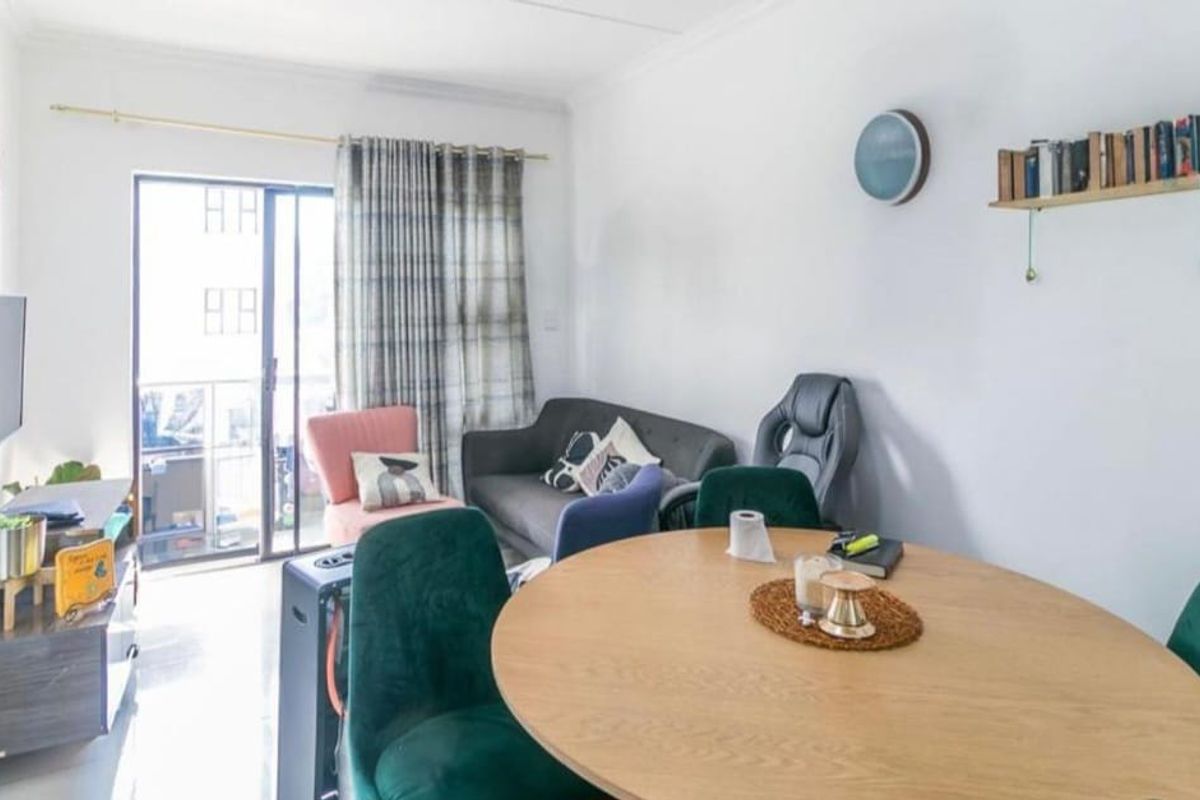 Modern 2 Bedrooms , 2 Bathrooms Apartment for Sale in Halfway Gardens - Photo 5