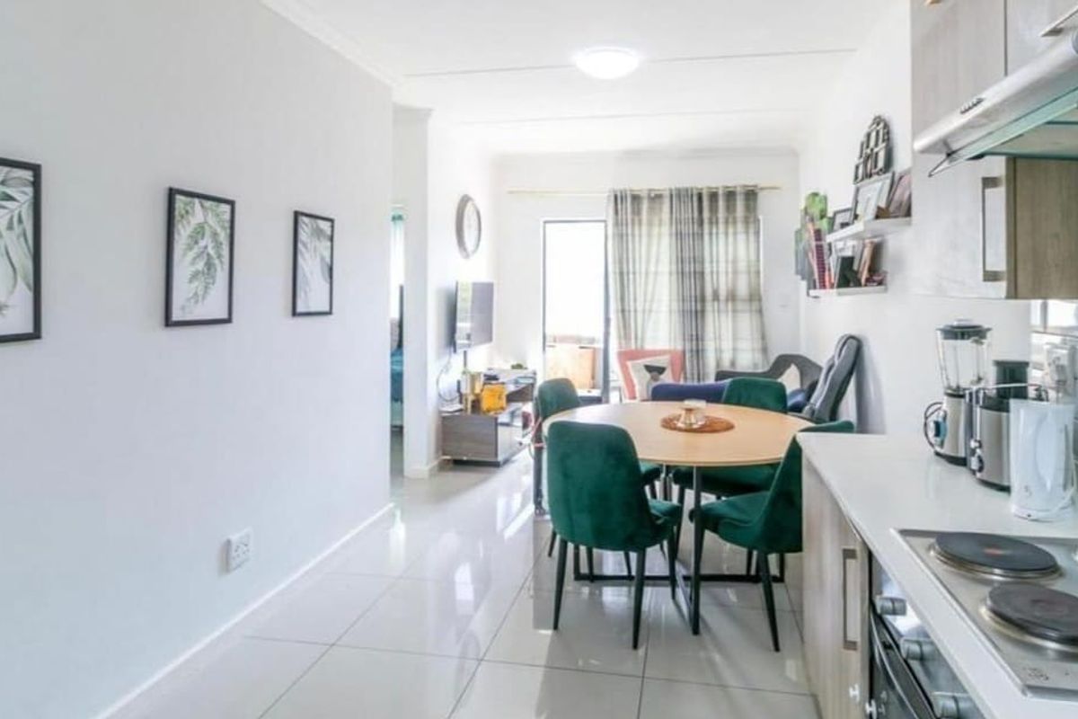 Modern 2 Bedrooms , 2 Bathrooms Apartment for Sale in Halfway Gardens - Photo 4