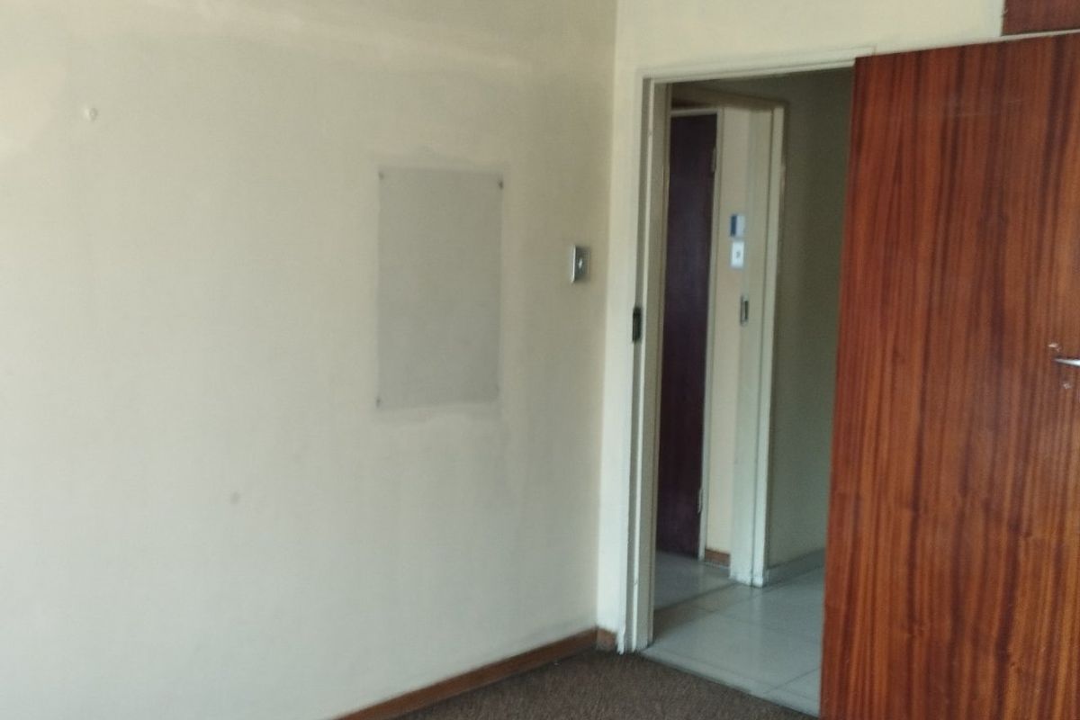 home in tasbet with two bedroom cottage and lapa- ideal buy for the investor  - Photo 5