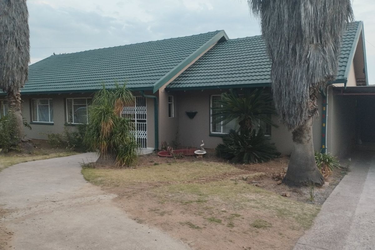 home in tasbet with two bedroom cottage and lapa- ideal buy for the investor  - Photo 2