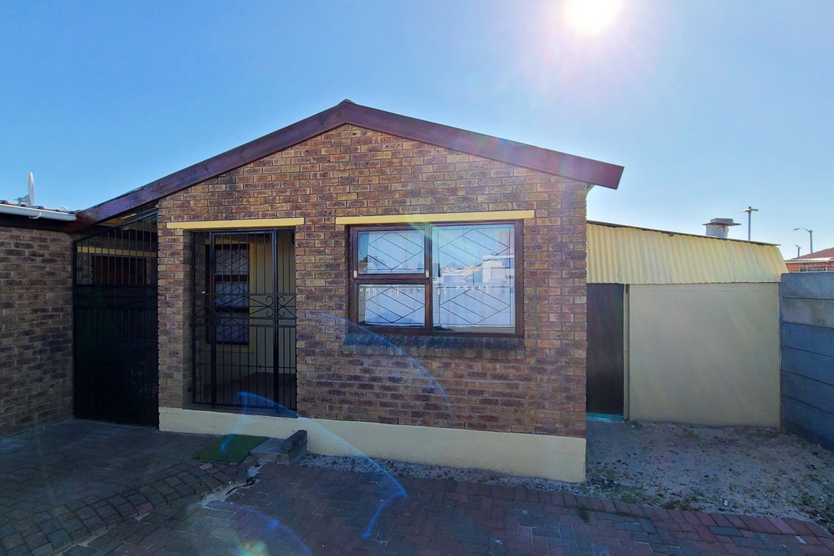 Three bedroom home in Belhar Musicals - Photo 4