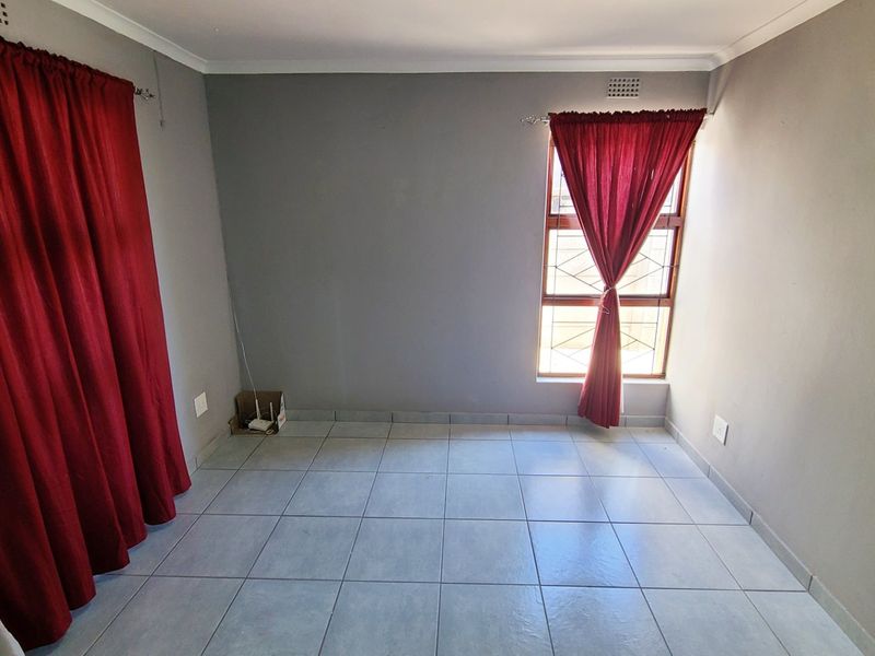 Three bedroom home in Belhar Musicals - Photo 9