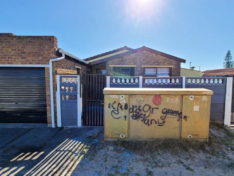 Three bedroom home in Belhar Musicals - Photo 5