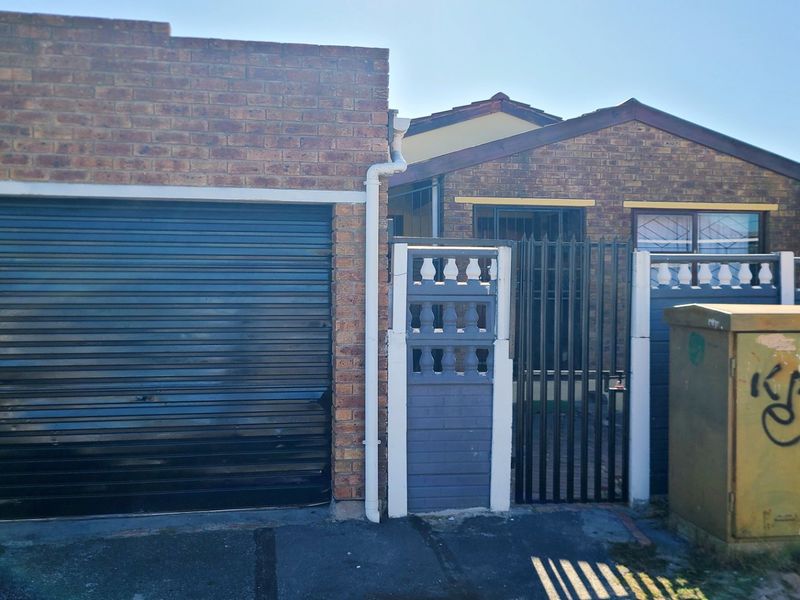 Three bedroom home in Belhar Musicals - Photo 6